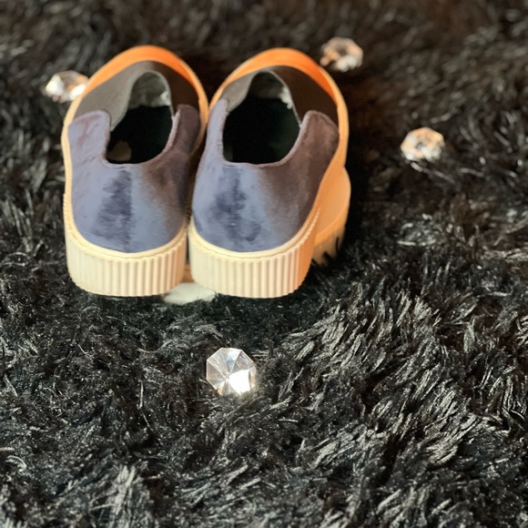 Multicolor comfortable slip on sneakers pairs great with a blazer and jeans. - Picture 6 of 6